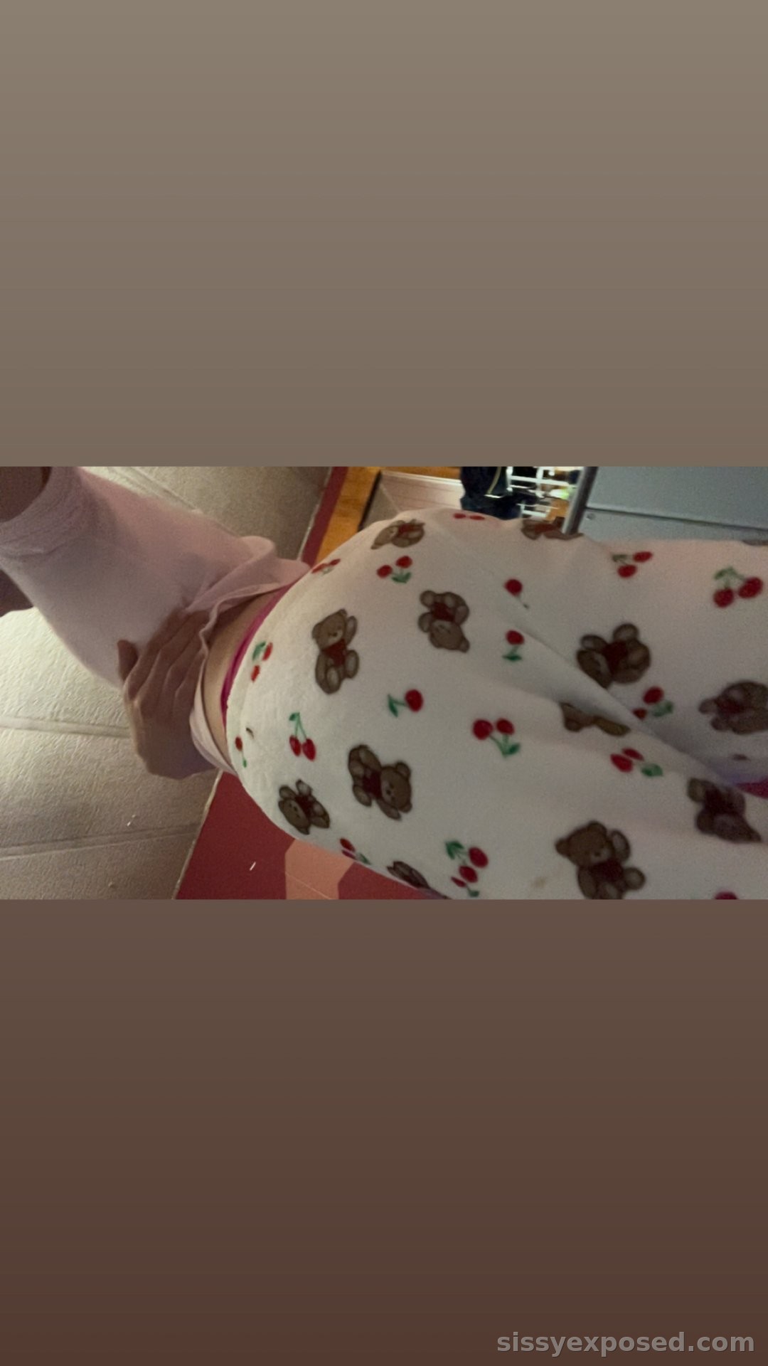 Expose this slut