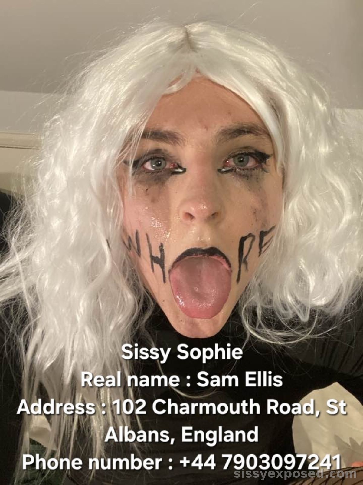 Dumb sissy loves exposure