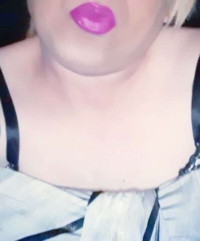 Sexy Sissy Iriana