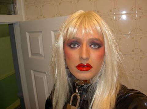 Sissy for total exposure