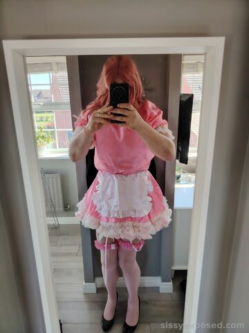 Challenge: Post a mirror selfie showing off perfect posture — chin up, back straight