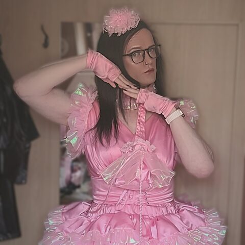 StephieLouMaid — featured commenter on Sissy Exposed