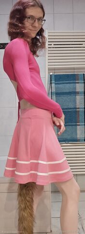 Showing off my tail :p