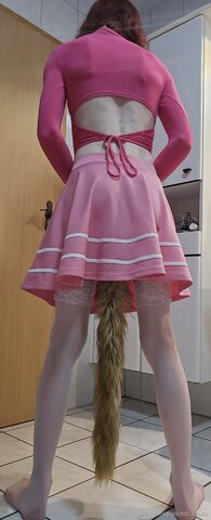 Showing off my tail :p