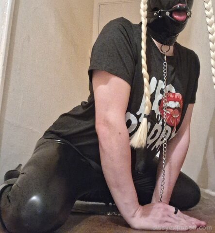Sissy fuckdoll