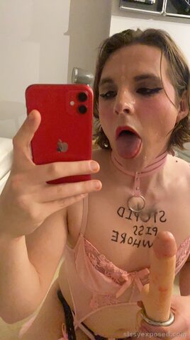 Dumb sissy loves exposure