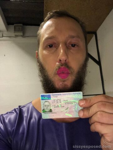 Blackmail Benjamin fiegl permanent Posts / Profile Full of bm Infos and permanent locked too.. helpless waiting for a cruel owner Mistress