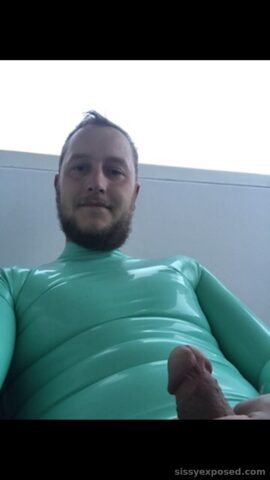 Blackmail Benjamin fiegl permanent Posts / Profile Full of bm Infos and permanent locked too.. helpless waiting for a cruel owner Mistress