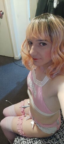 Sissy solo fuck