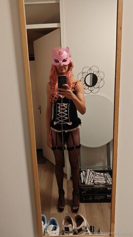 Sissy maid looking for a real man to use her holes